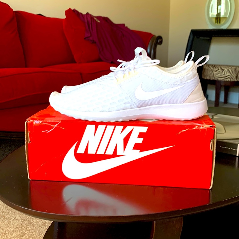 All White Women’s Nike Juvenate Running Shoes!